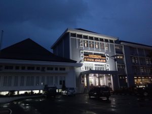 Gedung Wisma PPSDM Aparatur  - suasana malam hari